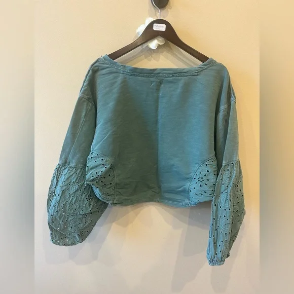 Pilcro Anthropologie Teal Cropped Batwing Eyelet Sleeve Boho Sweatshirt Size XL - Picture 5 of 7